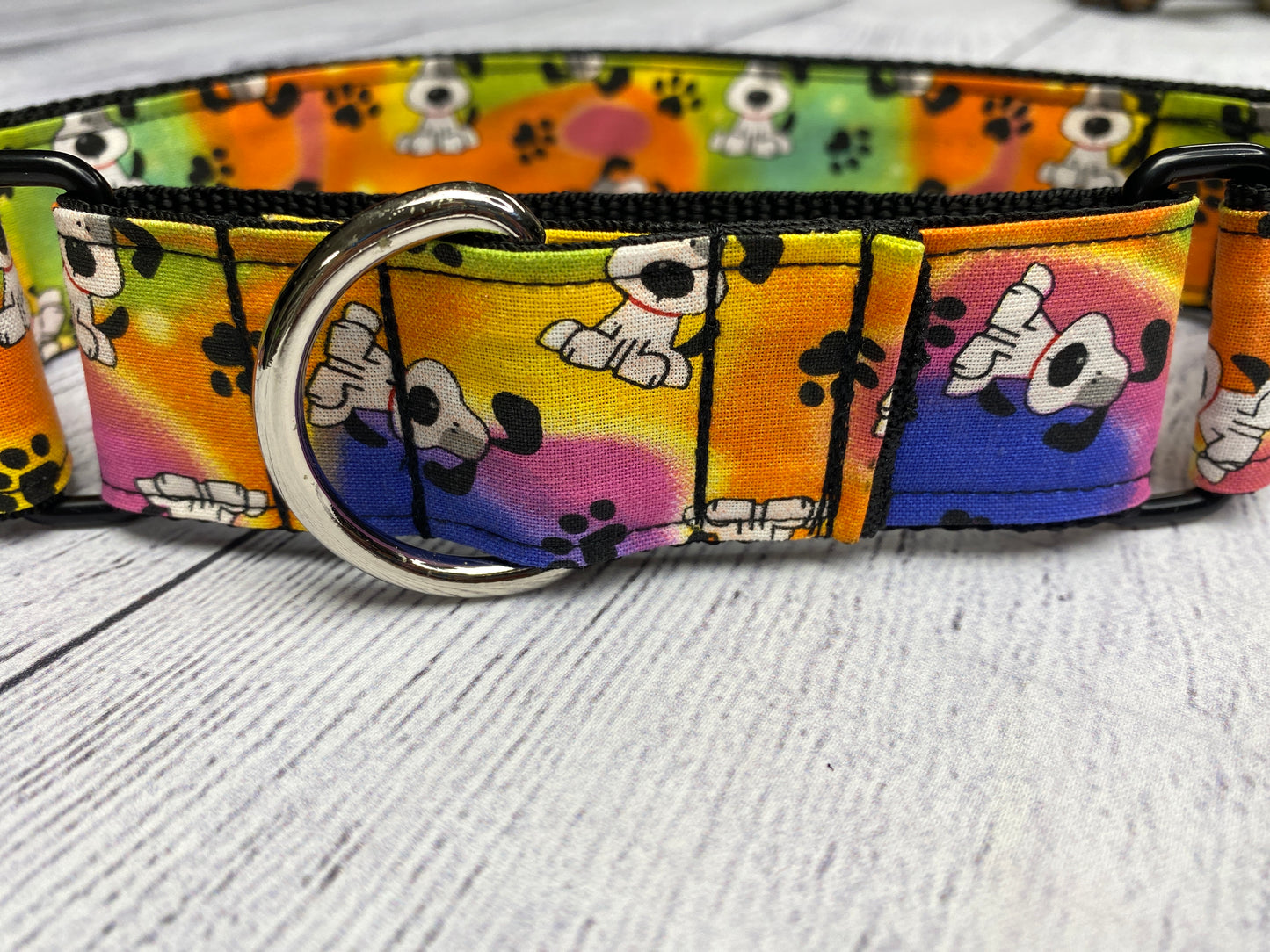 Color Doggy Print Martingale